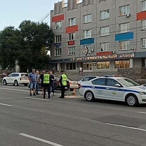 Неизвестный водитель насмерть сбил женщину и скрылся с места ДТП в Новосибирске