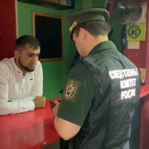 Агрессивных мигрантов из кафе прямиком отправили в военкомат в Новосибирске