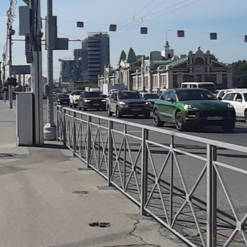 Опрос о необходимости ограждений на улицах проходит в Новосибирске