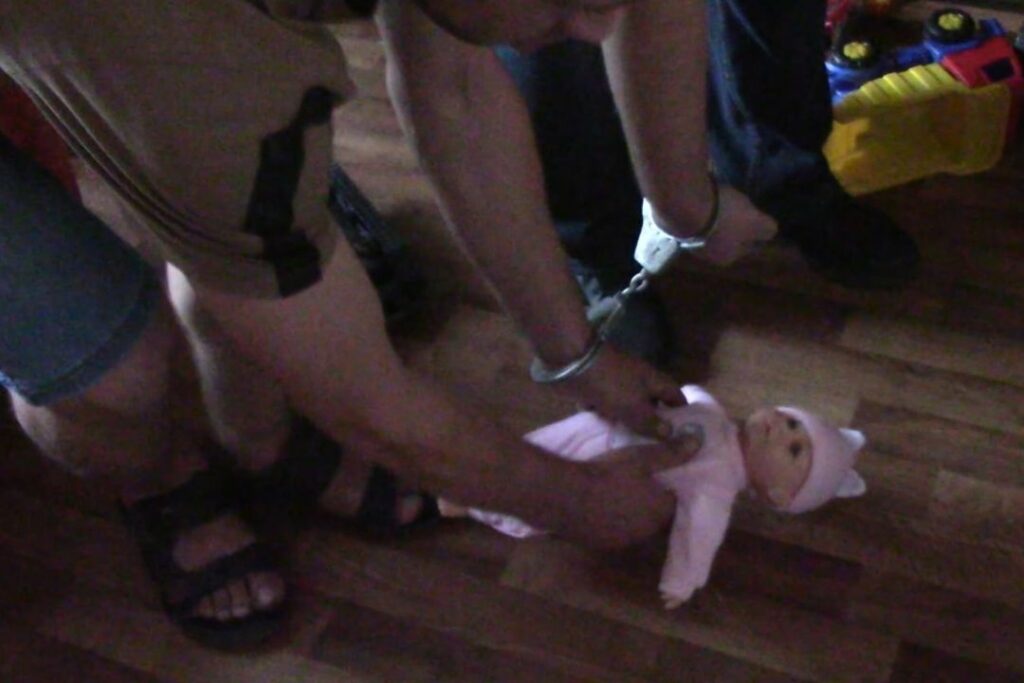 «Он сильно плакал и бесил»: в Новосибирске отчим проломил голову 10-месячному ребенку