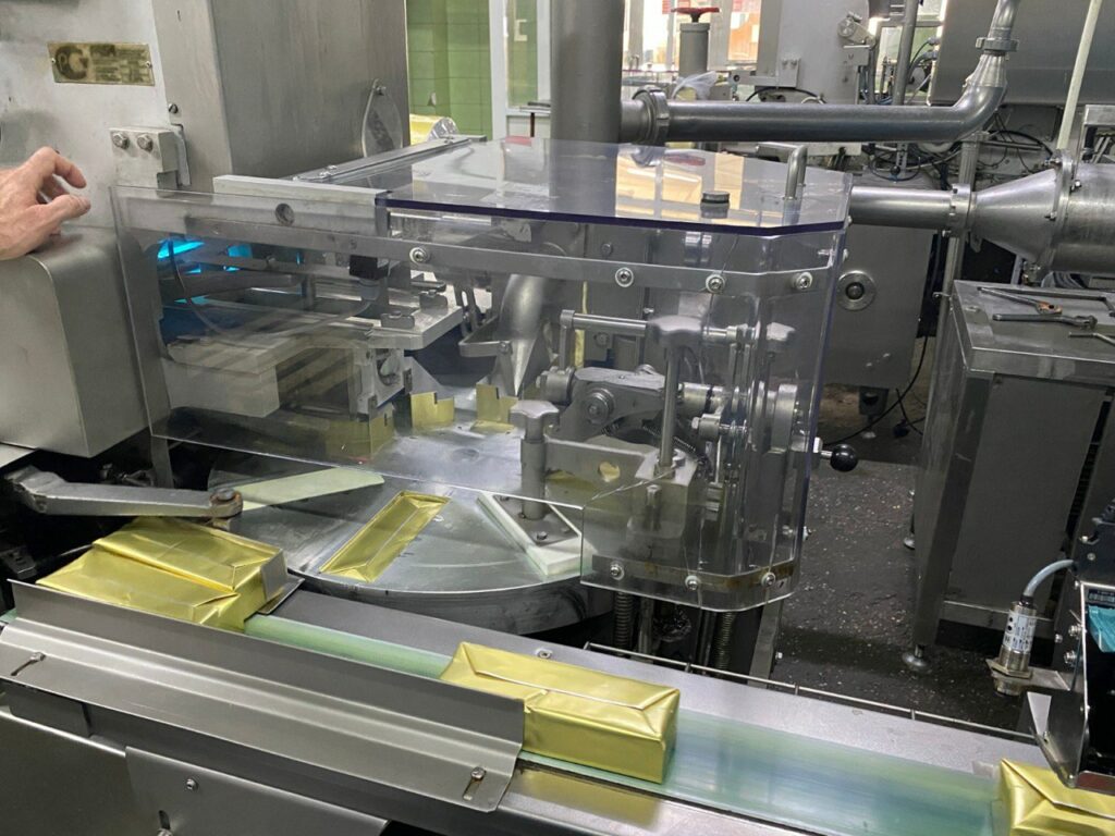 Фабрике «Фаворит» в суде предъявили иск на 11 млн рублей