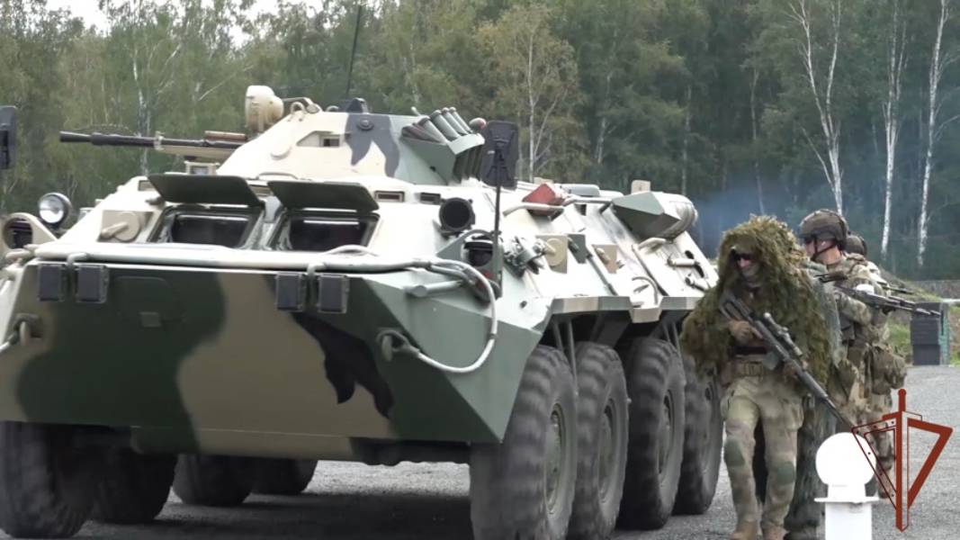 Спецназ ОДКБ провел масштабные учения по борьбе с террористами под Новосибирском 