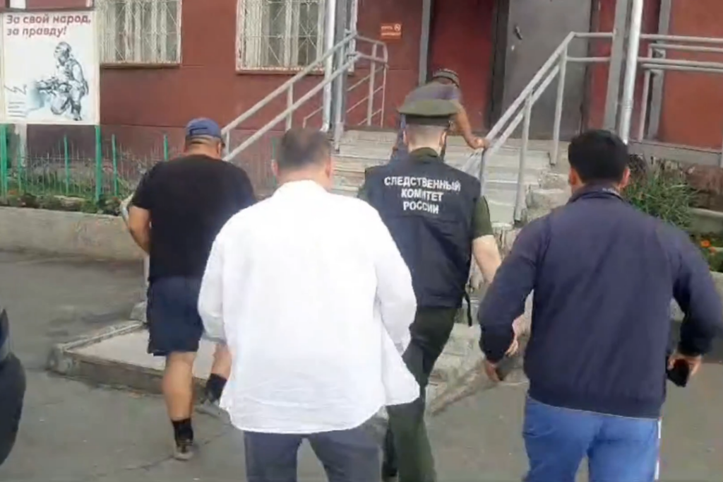 Распотрошили: силовики нагрянули в шашлычные и шаурмечные на Хилокской в Новосибирске