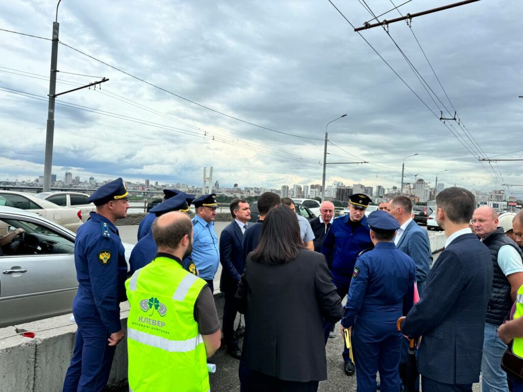 Мэру Новосибирска объявили предостережение за Октябрьский и Димитровский мосты