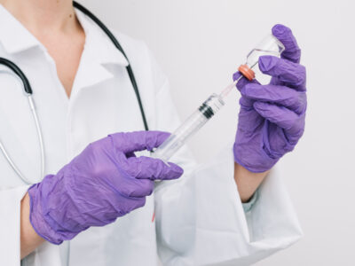 Вакцину против гриппа H5N8 разработали в центре «Вектор»