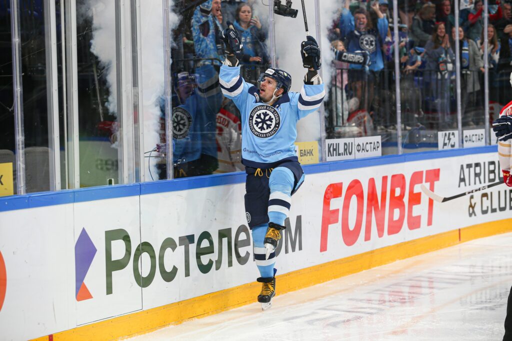 Новосибирская «Сибирь» одержала четвёртую победу подряд, победив «Куньлунь»