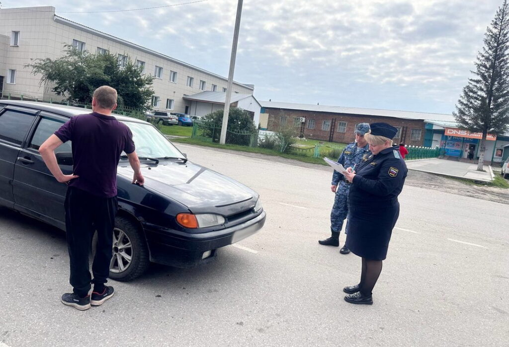 Приставы оштрафовали бухгалтера и арестовали авто у должника в Новосибирской области