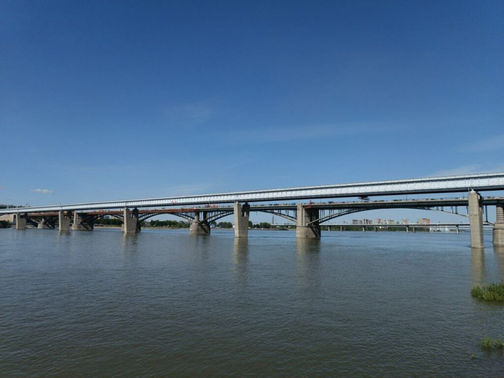 Спасатели предупредили о низком уровне воды в Оби около Новосибирска