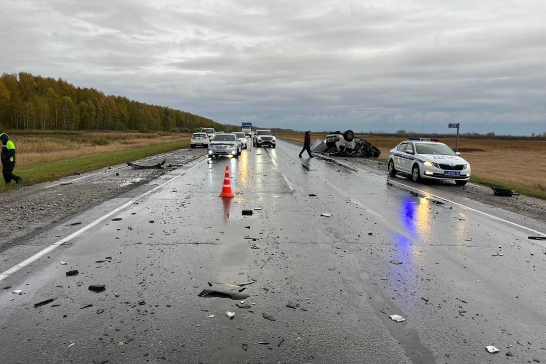 Водитель BMW X5 погиб в массовом ДТП на федеральной трассе под Новосибирском