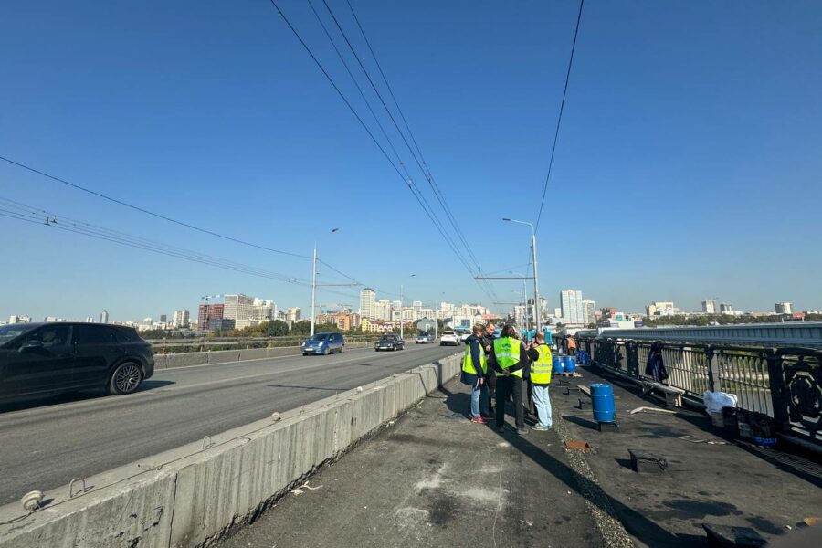 Ремонт на Октябрьском мосту обещают закончить до конца года