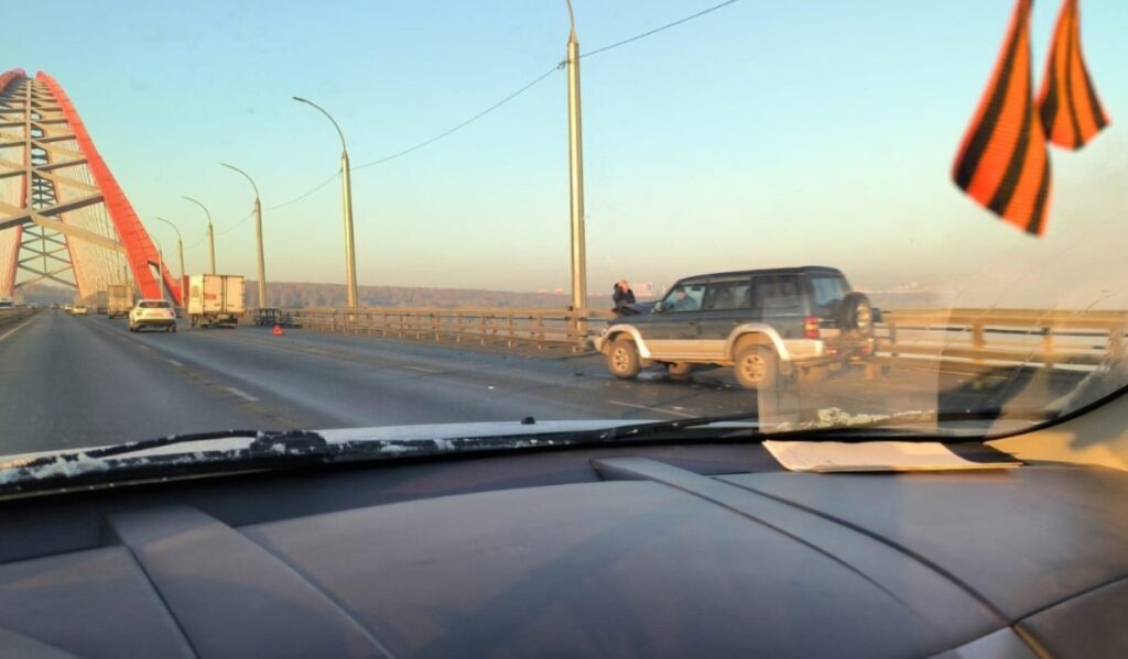 Два ДТП произошли на Бугринском мосту Новосибирска