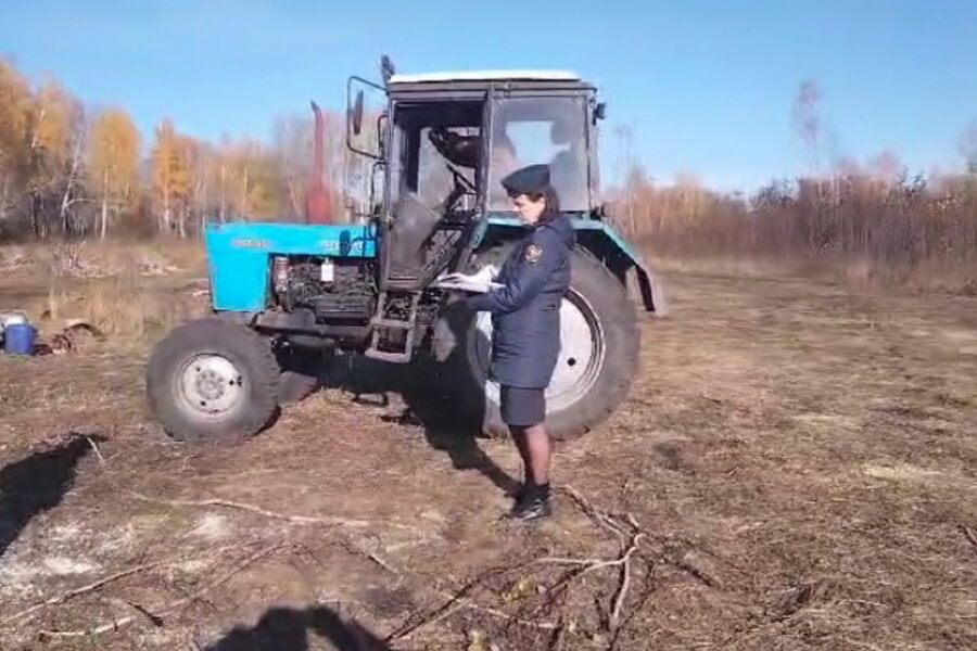 Под Новосибирском арест тракторов побудил человека погасить многомиллионный долг