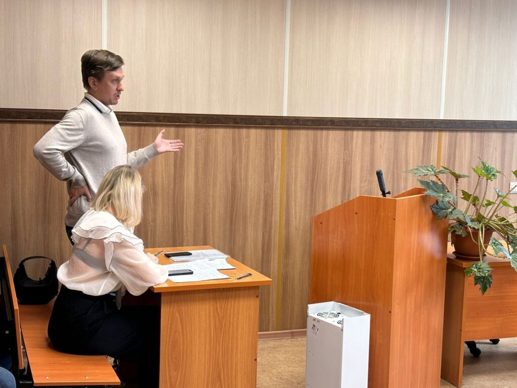 Суд оштрафовал депутата-иноагента Антона Картавина* в Новосибирске