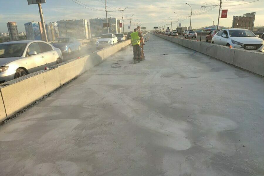 На два дня закроют для движения полосу Димитровского моста в Новосибирске