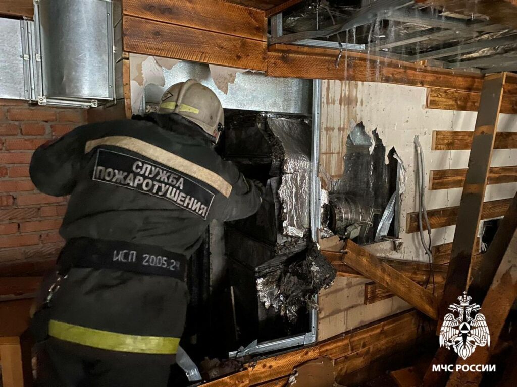 Спасатели ликвидировали возгорание в ресторане МФК «Сан Сити» Новосибирска