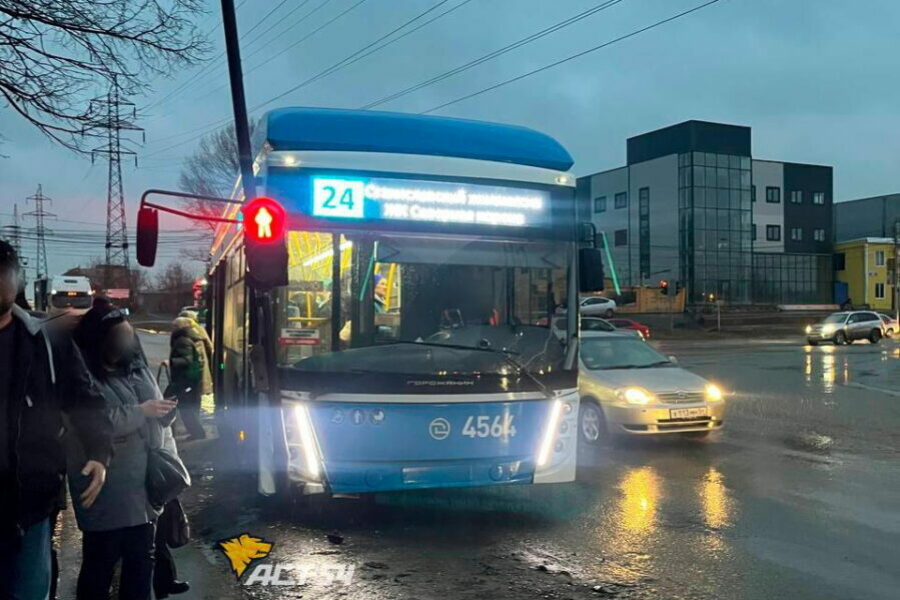 Проводится проверка ДТП с участием переполненного троллейбуса в Новосибирске