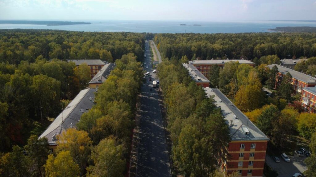 В Академгородке все провода с улиц уберут под землю