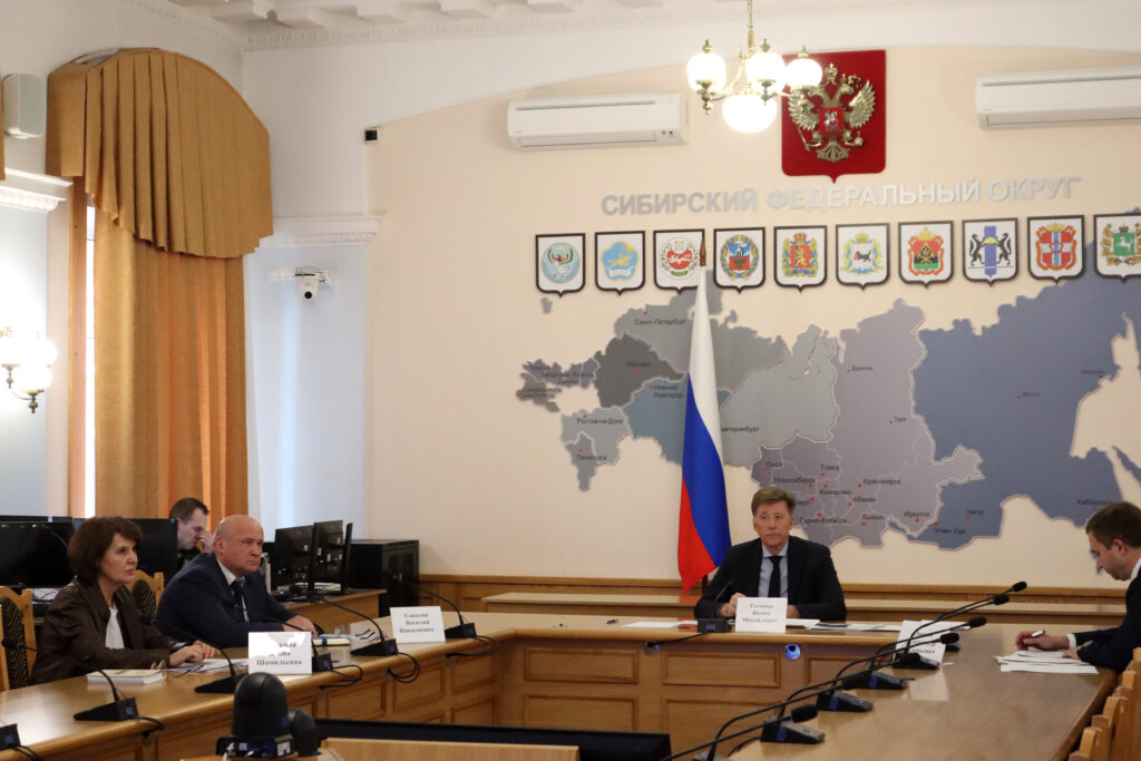 В получении взяток от заготовителя древесины обвинили новосибирских чиновников