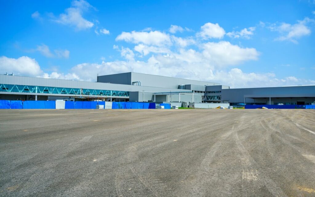 Риэлтеры записывают в очередь на покупку и аренду складов в Новосибирске