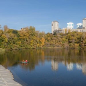 За «Локомотив Ареной» началось благоустройство озера Верховое