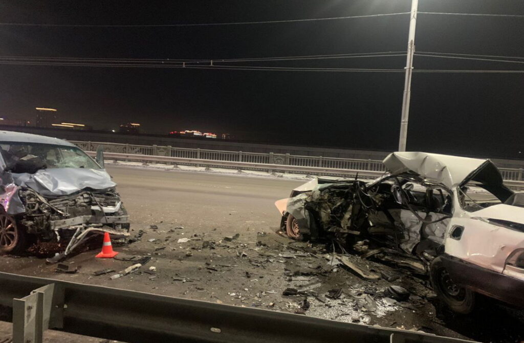 Три человека погибли в ДТП на Октябрьском мосту в Новосибирске