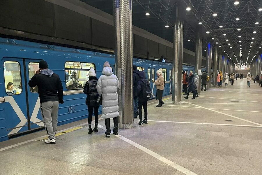 Метро Новосибирска в Новый год будет работать до 2 часов ночи