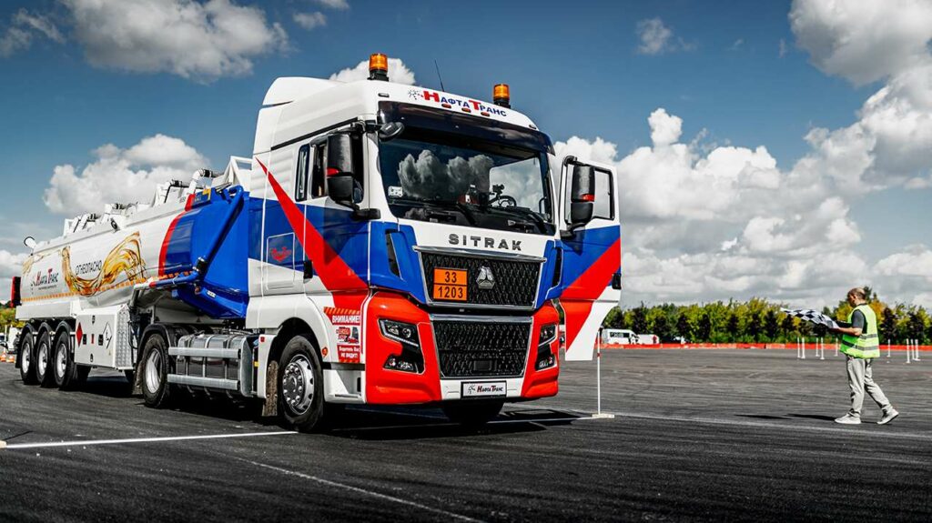 «Дочка» Нафтатранс Плюс покупает четыре транспортные компании