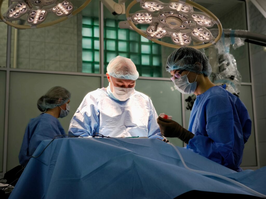 Новосибирские врачи спасли мальчика с искривлением костей