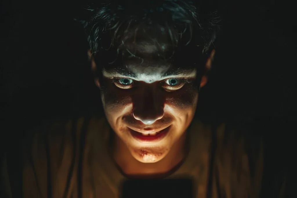 Эксперты банка определили «праздничные» схемы мошенников