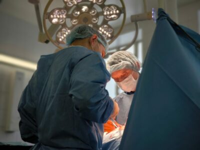 Хирурги Новосибирска спасли мальчика с травмой позвоночника из-за «ватрушки»