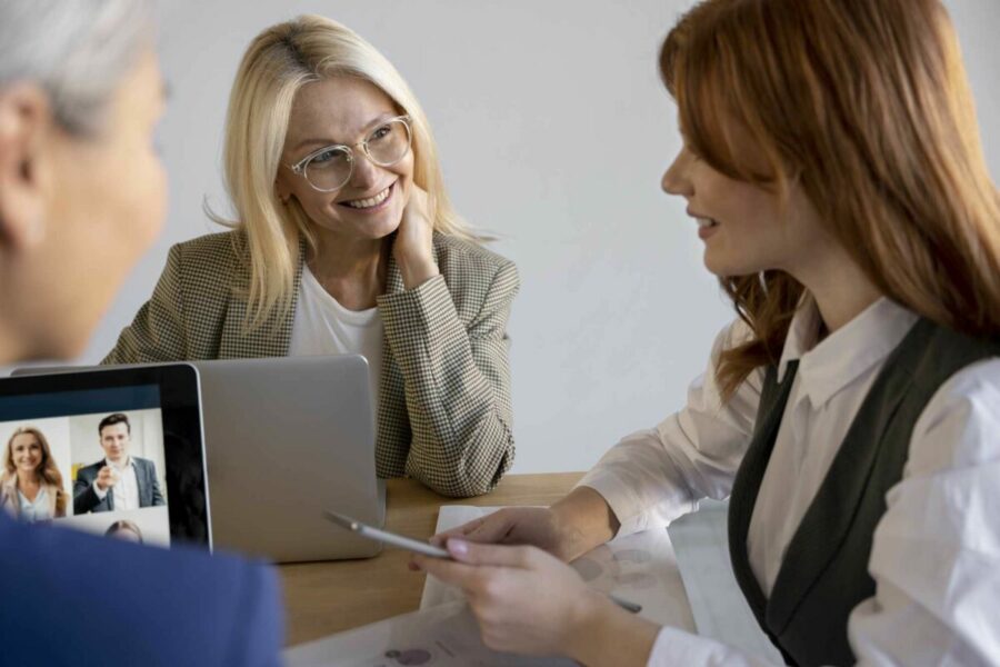 Новосибирск вошел в топ регионов по количеству онлайн-встреч в праздники