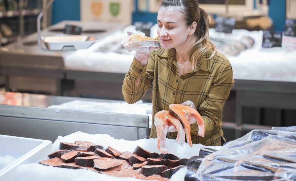 В Новосибирской области подорожали все виды лосося