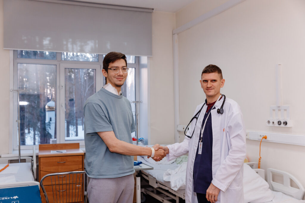 Гигантский тромб в виде подковы удалили у пациента врачи Новосибирска