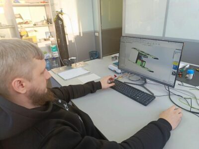 Новосибирские инженеры создали водный двигатель для малых спутников