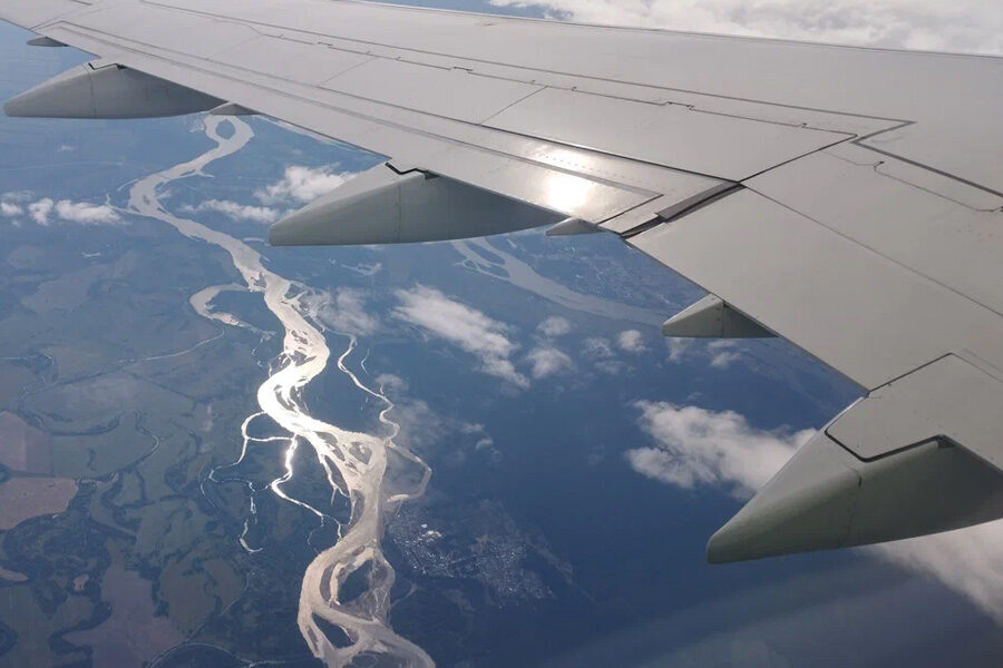 Две авиакомпании планируют продавать билеты по ценам ниже тарифных