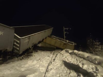 Поезд до Новосибирска задерживается из-за схода грузового состава в Бурятии