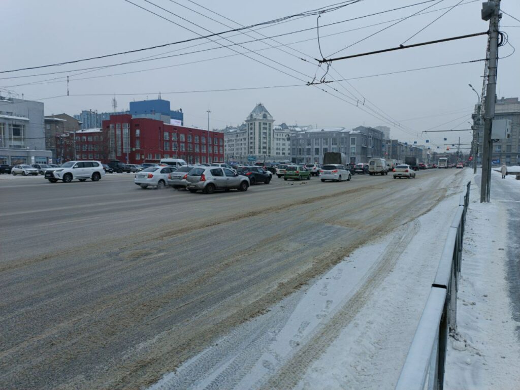 Toyota Camry стала лидером продаж среди подержанных авто в Новосибирской области