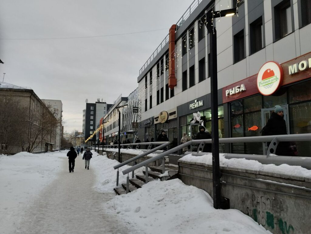 Иностранные слова планируют убрать с вывесок в Новосибирске