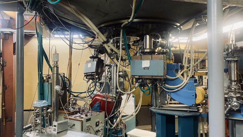 Новосибирские археологи исследуют уникальные артефакты