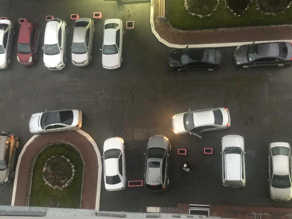 Увеличить количество парковочных мест в Новосибирске потребовала прокуратура