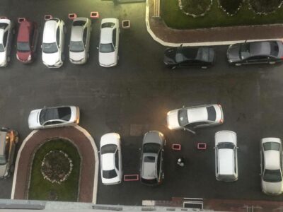 Увеличить количество парковочных мест в Новосибирске потребовала прокуратура