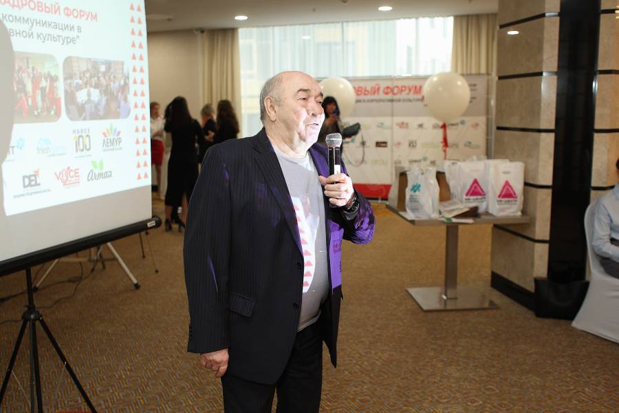 Владимир Женов, председатель правления Новосибирской городской торгово-промышленной палаты, президент Новосибирского банковского клуба