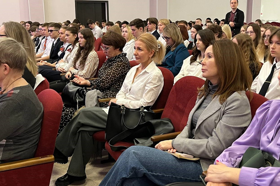 Потомки выживших на Безымянной высоте героев встретились в Новосибирске