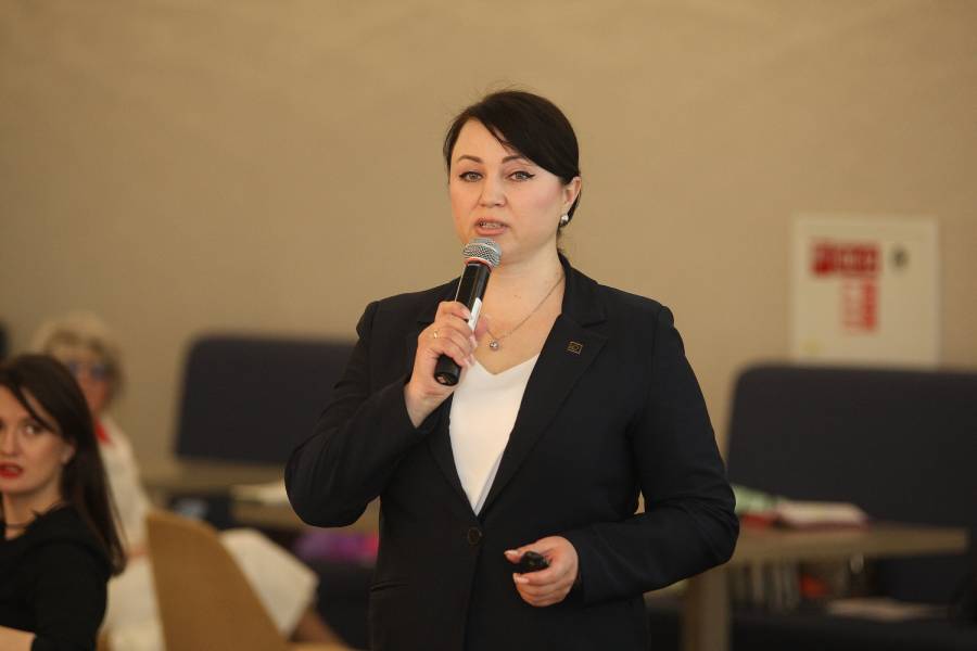 Елена Климачкова, руководитель отдела продаж федеральной компании «Ренессанс-Жизнь», член «Ассоциации специалистов по этикету»