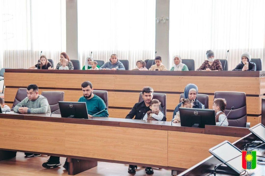 Массовой раздачей жилищных сертификатов мигрантам в Сибири занялся Следком