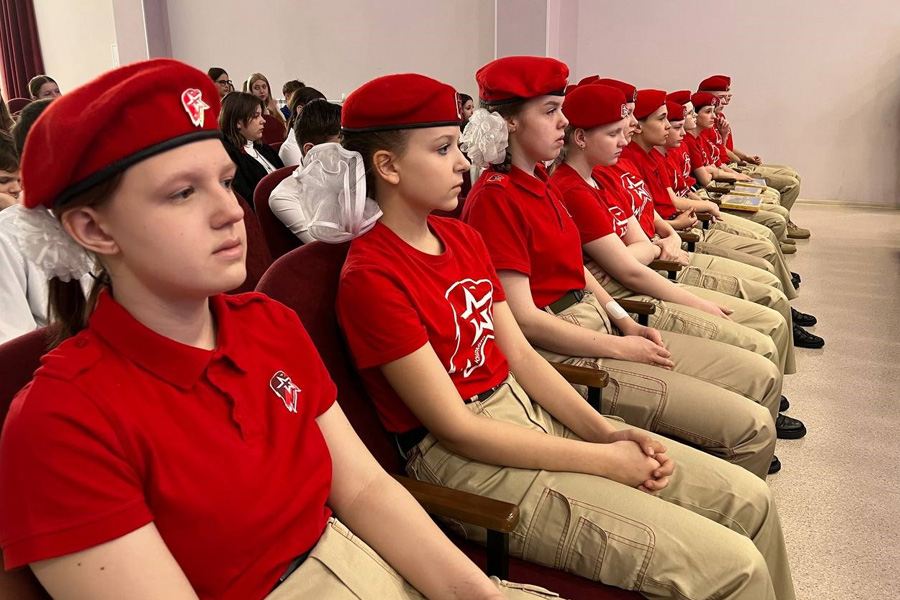 Потомки выживших на Безымянной высоте героев встретились в Новосибирске