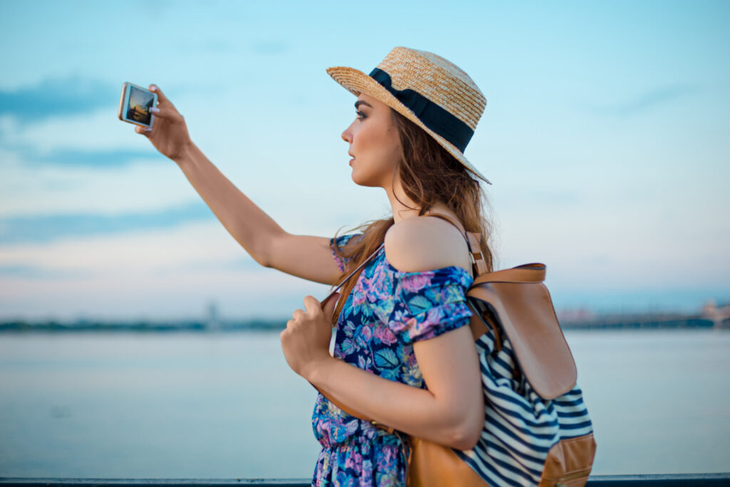 Новосибирцам рассказали, стоит ли покупать путевки в охваченную протестами страну