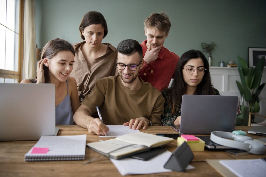 Марафон по финансовой грамотности для студентов стартовал в НСО