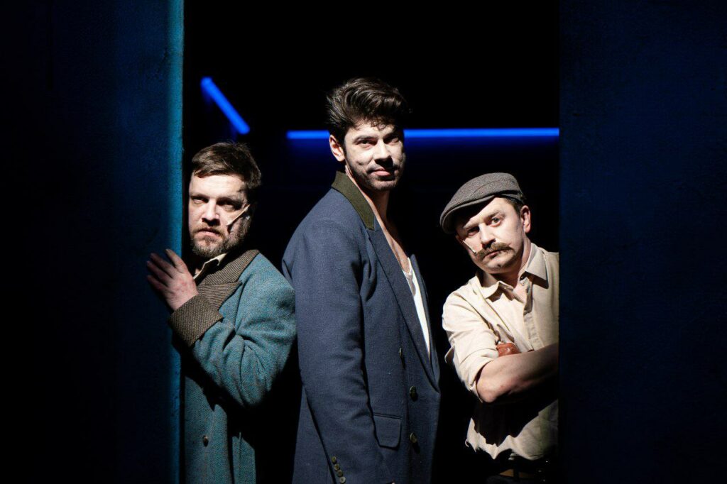 В новосибирском «Красном факеле» пройдут премьерные показы «Школы злословия»