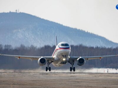 «Суперджет» совершил первый полет с отечественными двигателями ПД-8